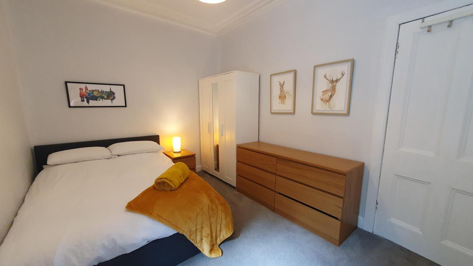 Beautiful Ground Floor Flat Near Haymarket เอดินบะระ ภายนอก รูปภาพ