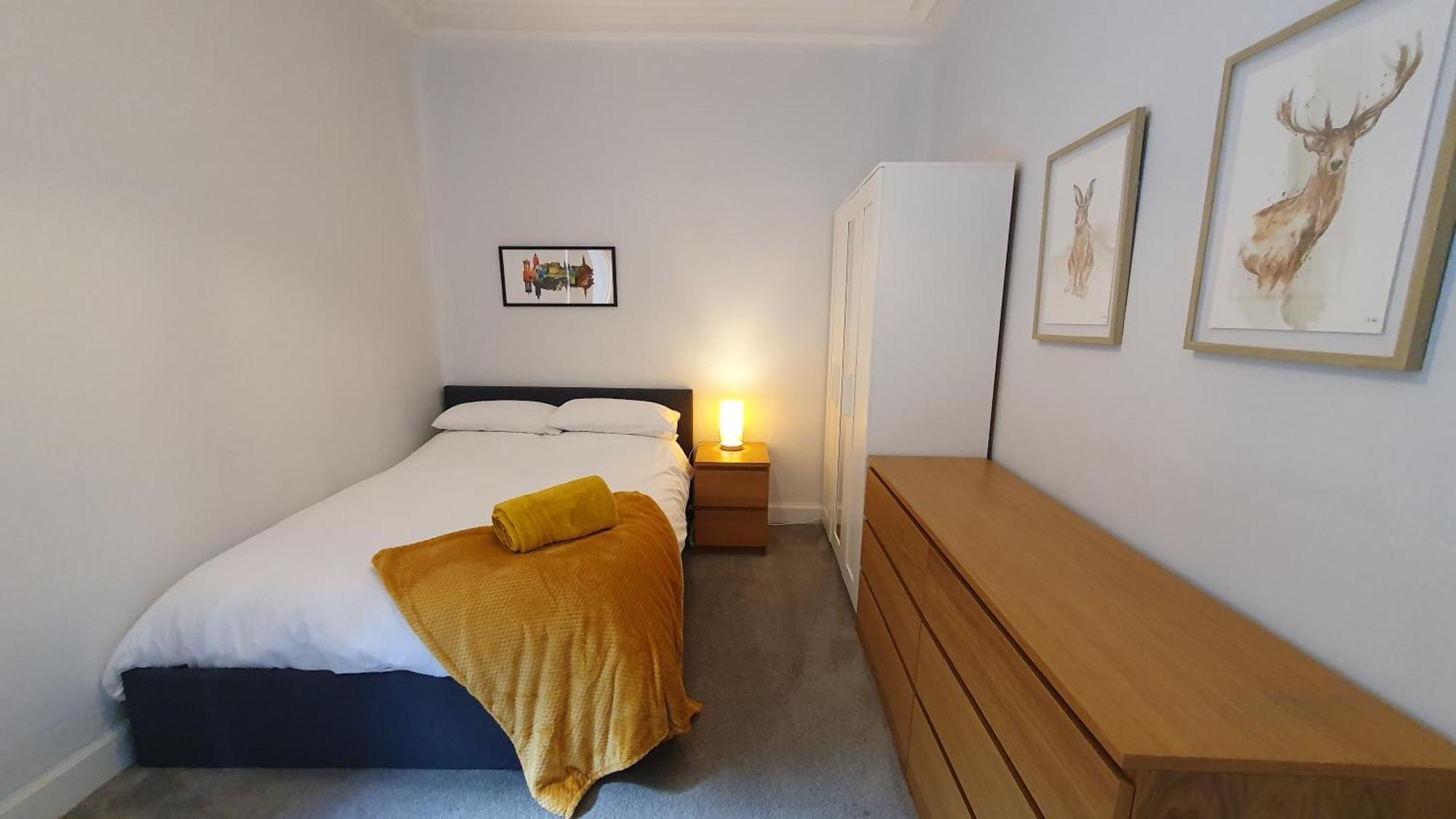 Beautiful Ground Floor Flat Near Haymarket เอดินบะระ ภายนอก รูปภาพ