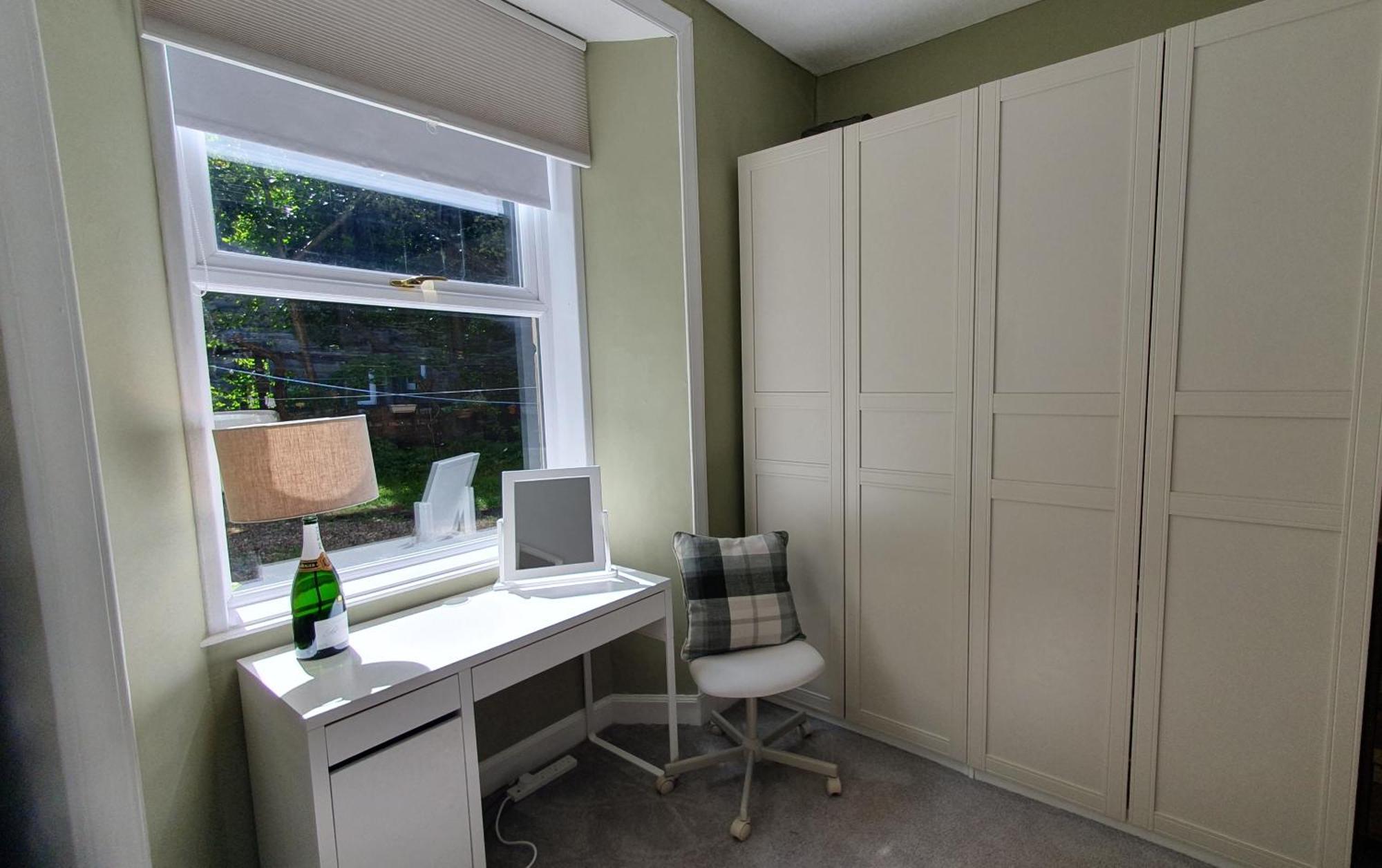 Beautiful Ground Floor Flat Near Haymarket เอดินบะระ ภายนอก รูปภาพ